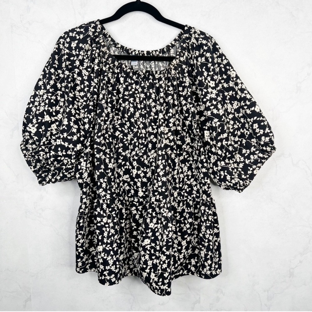 Old Navy Black and White Floral Blouse